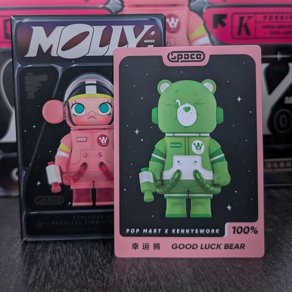 Mega Space Molly 100% Series 3 - Good Luck Bear